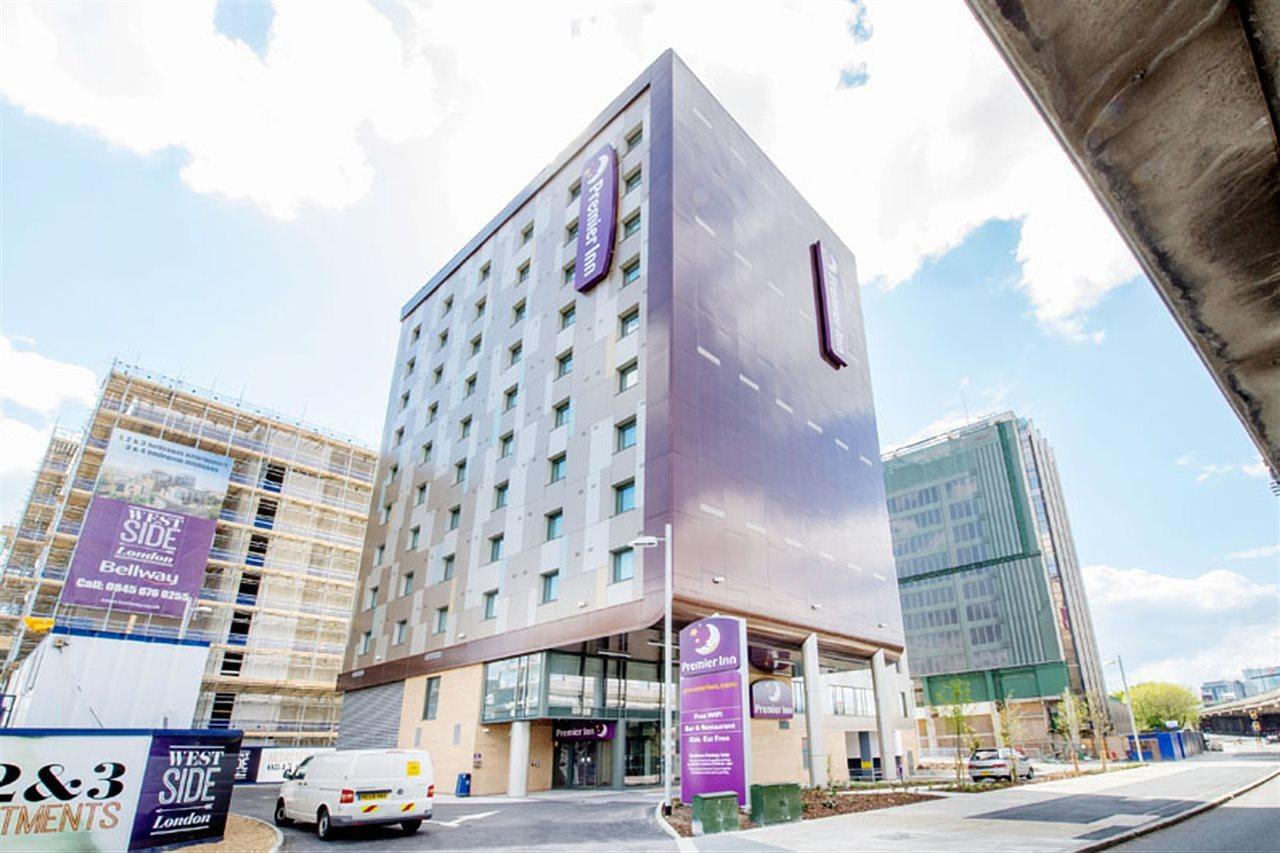 Premier Inn London Brentford Exterior photo