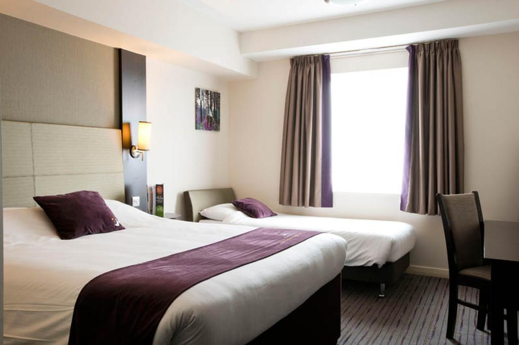 Premier Inn London Brentford Room photo